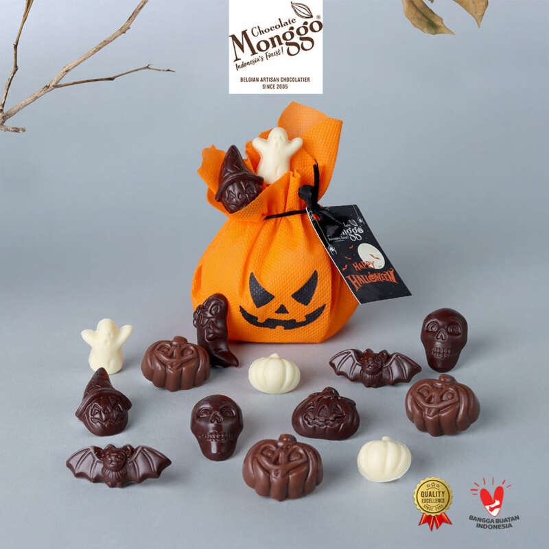 Chocolate monggo halloween little pumpkin pouch cokelat hantu unik