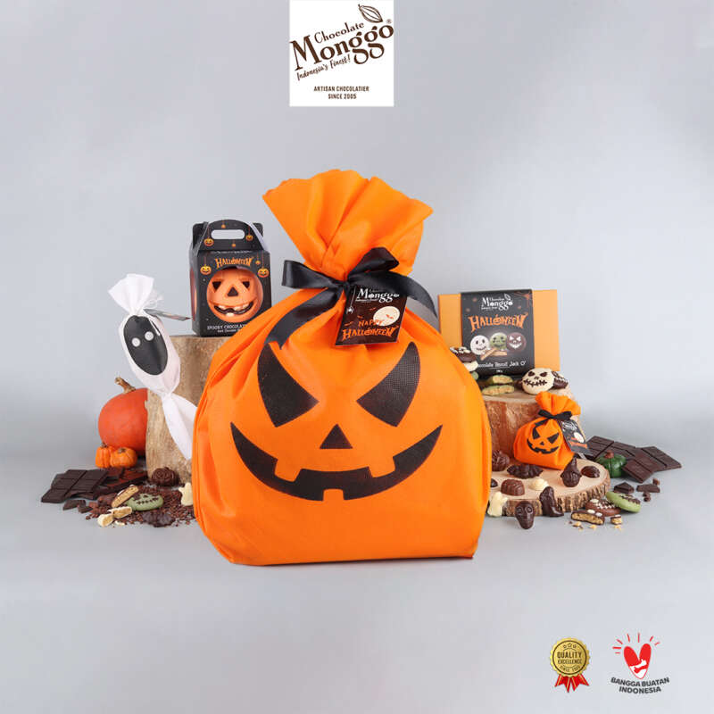 Chocolate monggo halloween scary hampers cokelat big pumpkin trick or treat logo