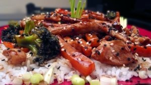 For this edition of 10-minute cooking with luxofood, we’re going to present an easy chicken teriyaki recipe ala homemade.
