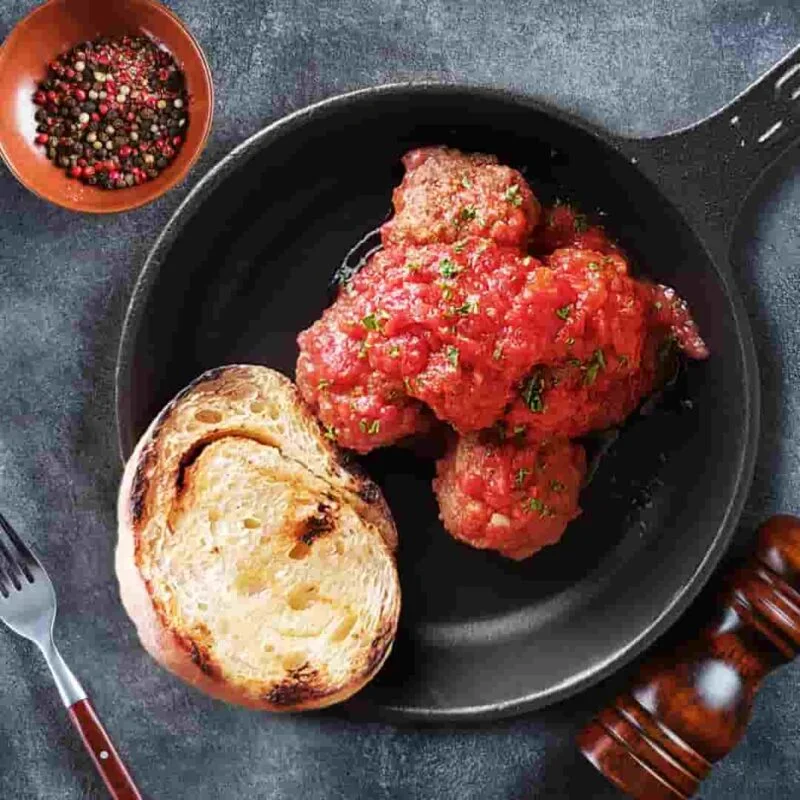 Italian meatballs - polpette al sugo (1 portion | served hot)