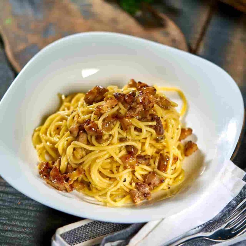 Spaghetti carbonara portion - spaghetti carbonara (1 portion | served hot)